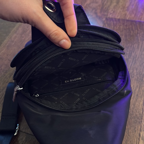 Roots crossbody bag - Picture 3 of 6